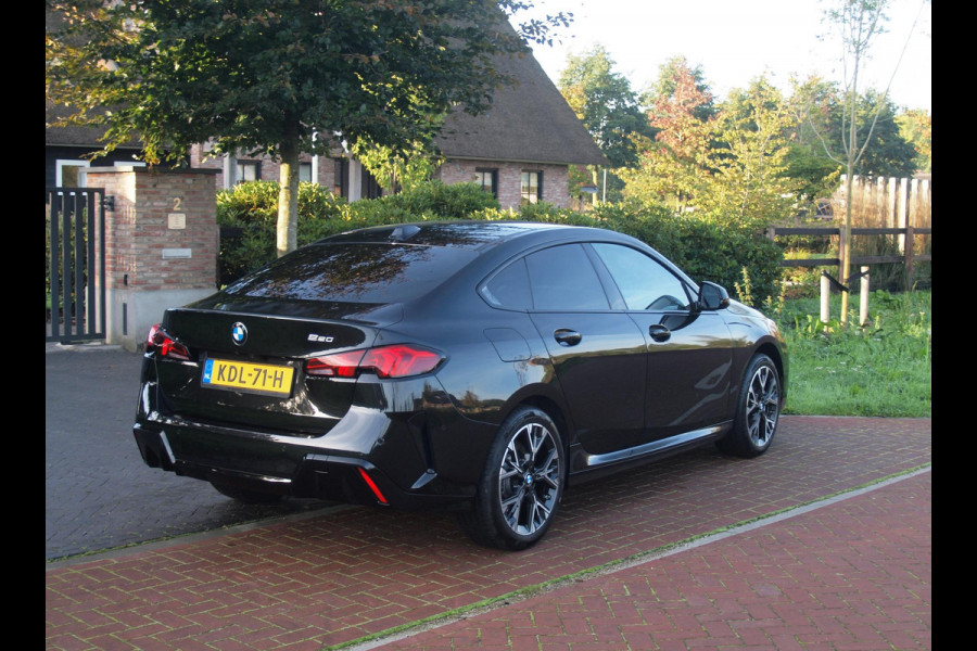 BMW 2 Serie Gran Coupé 220 M Sport Design Edition | Dealergarantie t/m 04-2029 | Camera | Sfeerverlichting | Apple Carplay | NL-Auto |