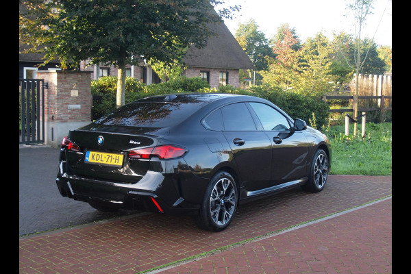 BMW 2 Serie Gran Coupé 220 M Sport Design Edition | Dealergarantie t/m 04-2029 | Camera | Sfeerverlichting | Apple Carplay | NL-Auto |