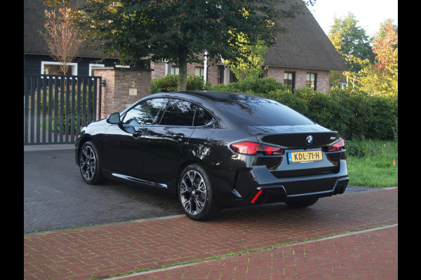 BMW 2 Serie Gran Coupé 220 M Sport Design Edition | Dealergarantie t/m 04-2029 | Camera | Sfeerverlichting | Apple Carplay | NL-Auto |