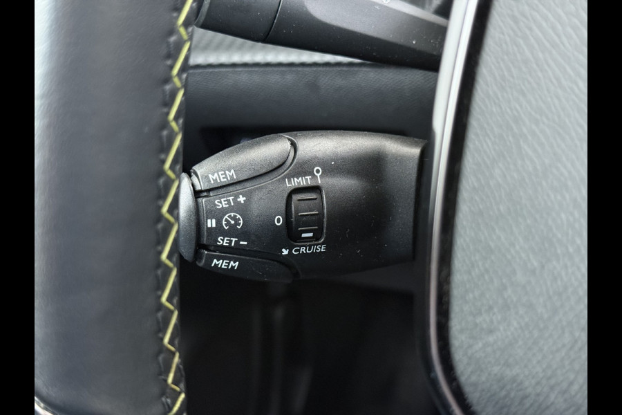 Peugeot e-208 EV GT 350 Panoramadak 360°Camera Navi Ecc Apple Carplay Android Auto Cruise Control Led Pdc Privacy Glas Isofix DAB Bluetooth Lmv 17" Regen-Lichtsensor 1e Eigenaar Origineel Nederlandse Auto