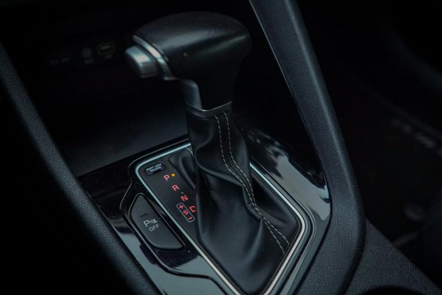 Kia Niro 1.6 GDi Hybrid DynamicLine / Trekhaak / Half Leder / Navi