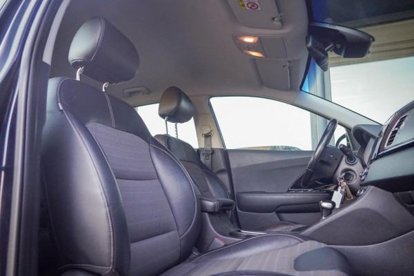 Kia Niro 1.6 GDi Hybrid DynamicLine / Trekhaak / Half Leder / Navi