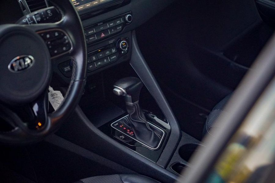 Kia Niro 1.6 GDi Hybrid DynamicLine / Trekhaak / Half Leder / Navi