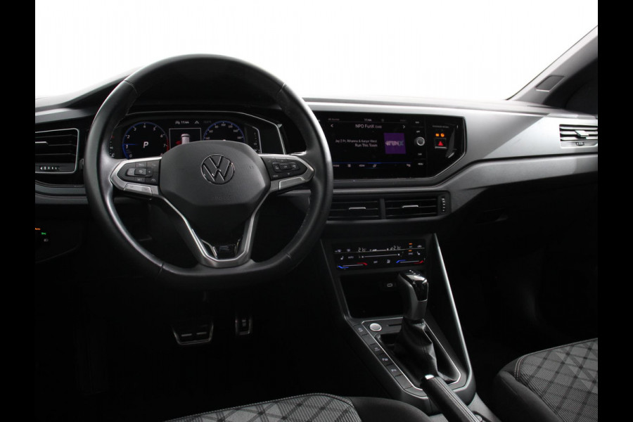 Volkswagen Taigo 1.5 TSI 150pk R-Line + Automaat Navigatie Apple Carplay/Android Auto Camera Parkeer sensoren Adaptive Cruise Control Climate Control Lichtmetalen velgen 18" Verwarmde voorstoelen digitale cockpit Dab Led