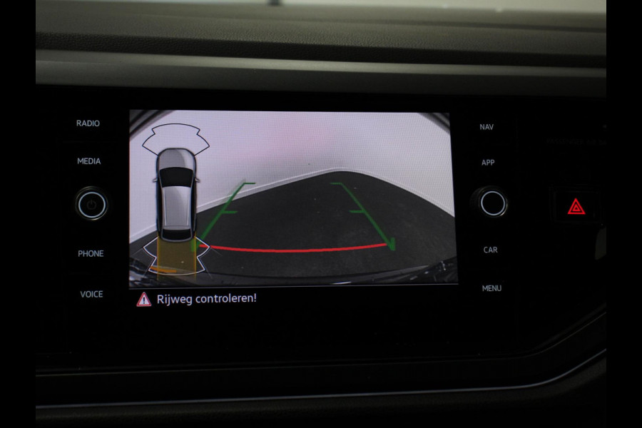 Volkswagen Taigo 1.5 TSI 150pk R-Line + Automaat Navigatie Apple Carplay/Android Auto Camera Parkeer sensoren Adaptive Cruise Control Climate Control Lichtmetalen velgen 18" Verwarmde voorstoelen digitale cockpit Dab Led