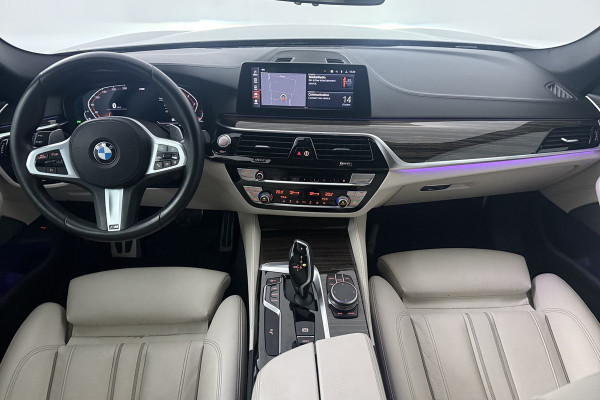 BMW 5 Serie 520i High Executive Edition (STOELVERWARMING, H/K AUDIO, ELEKTR STOELEN, SFEERVERLICHTING)