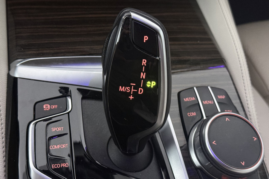 BMW 5 Serie 520i High Executive Edition (STOELVERWARMING, H/K AUDIO, ELEKTR STOELEN, SFEERVERLICHTING)