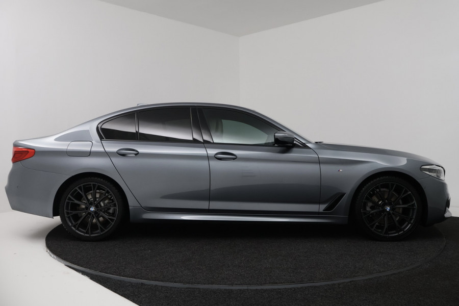 BMW 5 Serie 520i High Executive Edition (STOELVERWARMING, H/K AUDIO, ELEKTR STOELEN, SFEERVERLICHTING)
