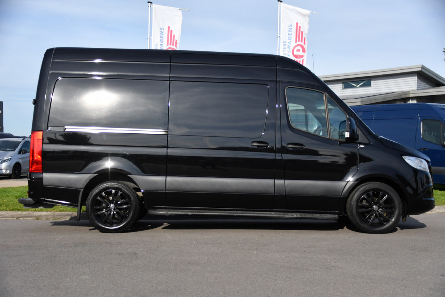 Mercedes-Benz Sprinter 317 1.9 CDI L2H2 Black Edition Camera, Cruise, Carplay, 3500kg, Clima, Sensoren, Automaat, Multimedia, Uniek!