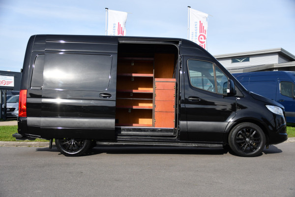 Mercedes-Benz Sprinter 317 1.9 CDI L2H2 Black Edition Camera, Cruise, Carplay, 3500kg, Clima, Sensoren, Automaat, Multimedia, Uniek!