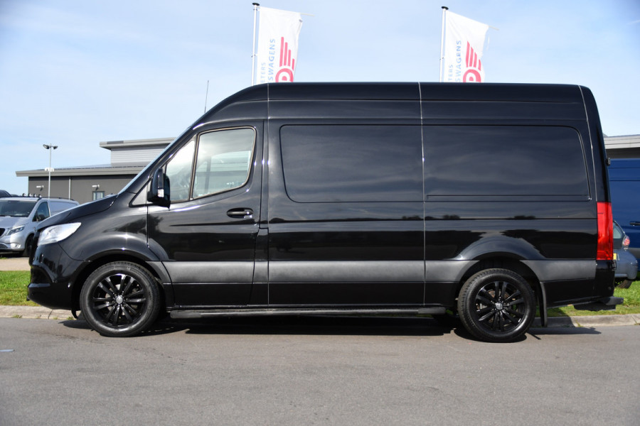 Mercedes-Benz Sprinter 317 1.9 CDI L2H2 Black Edition Camera, Cruise, Carplay, 3500kg, Clima, Sensoren, Automaat, Multimedia, Uniek!