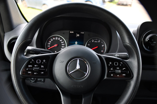 Mercedes-Benz Sprinter 317 1.9 CDI L2H2 Black Edition Camera, Cruise, Carplay, 3500kg, Clima, Sensoren, Automaat, Multimedia, Uniek!