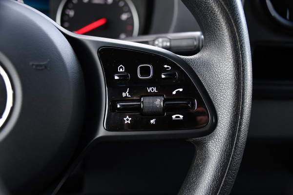 Mercedes-Benz Sprinter 317 1.9 CDI L2H2 Black Edition Camera, Cruise, Carplay, 3500kg, Clima, Sensoren, Automaat, Multimedia, Uniek!