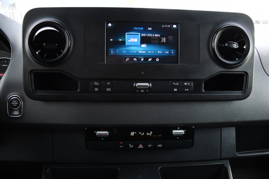 Mercedes-Benz Sprinter 317 1.9 CDI L2H2 Black Edition Camera, Cruise, Carplay, 3500kg, Clima, Sensoren, Automaat, Multimedia, Uniek!