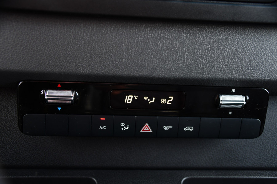 Mercedes-Benz Sprinter 317 1.9 CDI L2H2 Black Edition Camera, Cruise, Carplay, 3500kg, Clima, Sensoren, Automaat, Multimedia, Uniek!