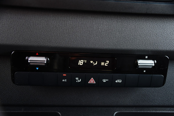Mercedes-Benz Sprinter 317 1.9 CDI L2H2 Black Edition Camera, Cruise, Carplay, 3500kg, Clima, Sensoren, Automaat, Multimedia, Uniek!