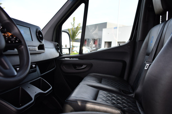 Mercedes-Benz Sprinter 317 1.9 CDI L2H2 Black Edition Camera, Cruise, Carplay, 3500kg, Clima, Sensoren, Automaat, Multimedia, Uniek!