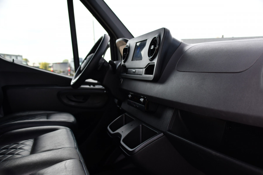 Mercedes-Benz Sprinter 317 1.9 CDI L2H2 Black Edition Camera, Cruise, Carplay, 3500kg, Clima, Sensoren, Automaat, Multimedia, Uniek!