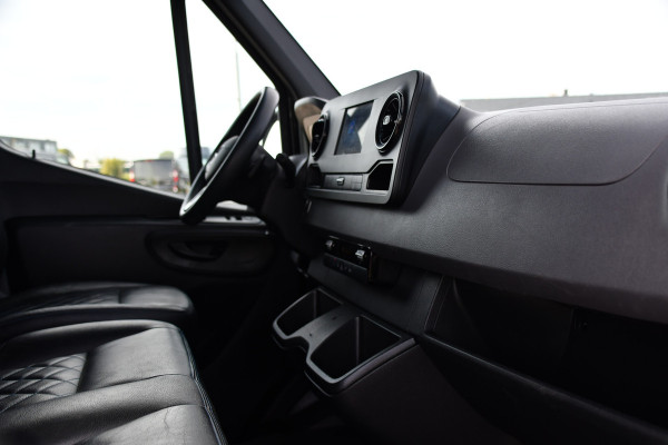 Mercedes-Benz Sprinter 317 1.9 CDI L2H2 Black Edition Camera, Cruise, Carplay, 3500kg, Clima, Sensoren, Automaat, Multimedia, Uniek!