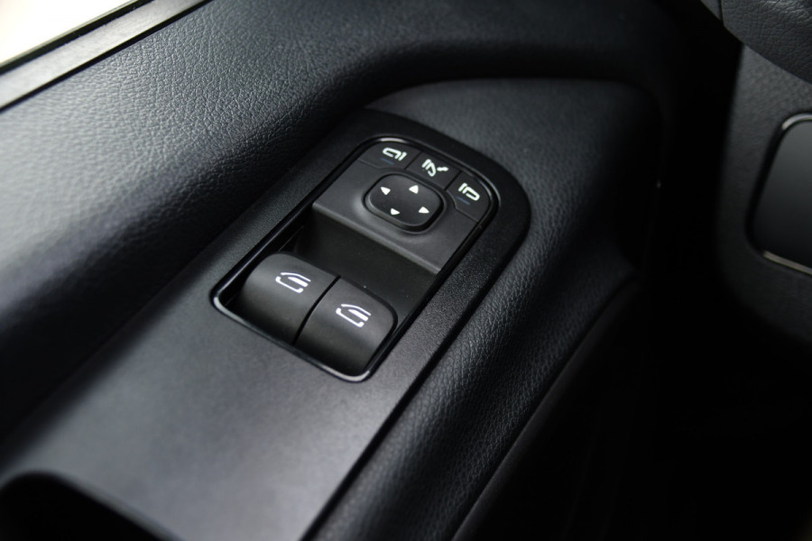 Mercedes-Benz Sprinter 317 1.9 CDI L2H2 Black Edition Camera, Cruise, Carplay, 3500kg, Clima, Sensoren, Automaat, Multimedia, Uniek!
