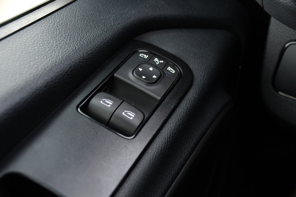 Mercedes-Benz Sprinter 317 1.9 CDI L2H2 Black Edition Camera, Cruise, Carplay, 3500kg, Clima, Sensoren, Automaat, Multimedia, Uniek!