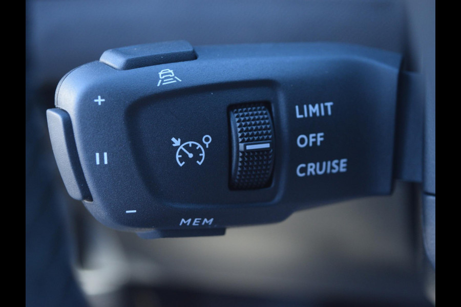 Peugeot 2008 1.2 Hybrid 145 GT