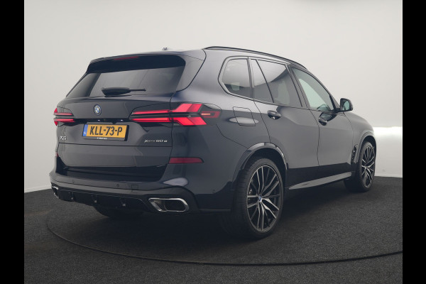 BMW X5 xDrive50e High Executive PHEV 490pk Dealer O.H. | Panodak Sky Lounge | M Sport | Luchtvering | Head Up | 360 Camera | Harman / Kardon | Nappa Lederen Comfortstoelen Memory & Verwarmd | Carbon Schwarz | Apple Carplay | Keyless | Blis | 22"L Plug In Hybrid |