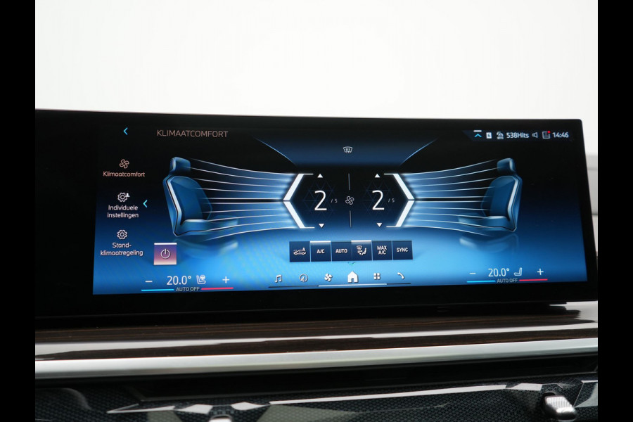 BMW X5 xDrive50e High Executive PHEV 490pk Dealer O.H. | Panodak Sky Lounge | M Sport | Luchtvering | Head Up | 360 Camera | Harman / Kardon | Nappa Lederen Comfortstoelen Memory & Verwarmd | Carbon Schwarz | Apple Carplay | Keyless | Blis | 22"L Plug In Hybrid |