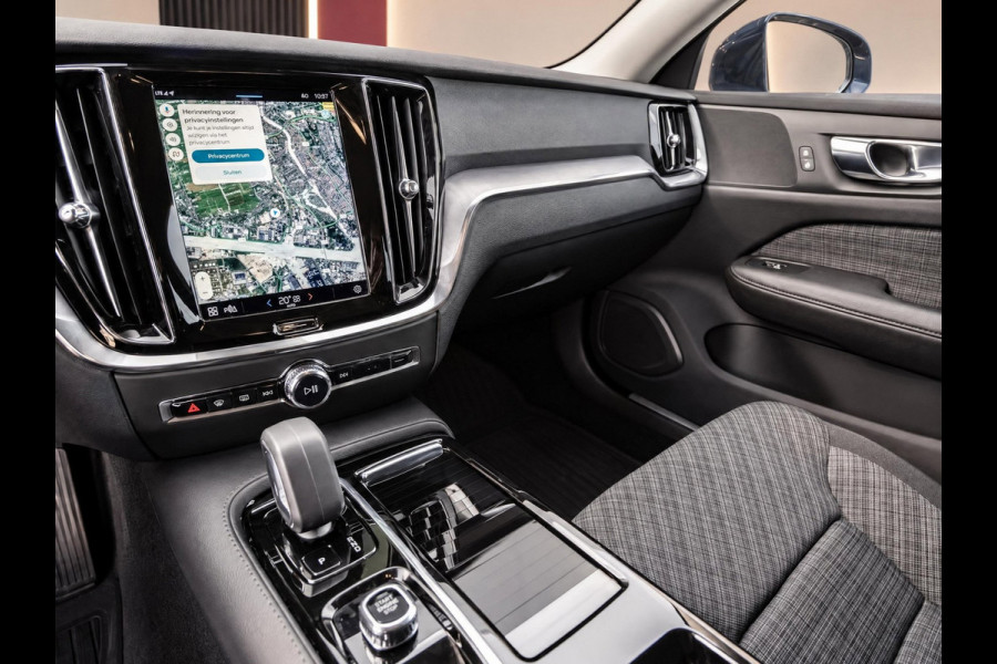 Volvo V60 2.0 T6 Plug-in hybrid AWD Ultimate Bright