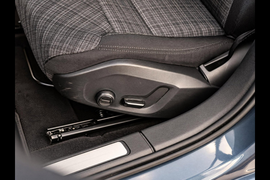 Volvo V60 2.0 T6 Plug-in hybrid AWD Ultimate Bright