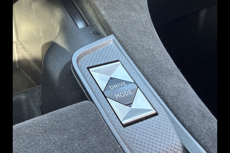DS 7 Crossback BWJ 2022 | E-Tense 181PK Performance Line | TREKHAAK | ALCANTARA | SPORTSTOELEN | CLIMA | NAVI | PRIVACY GLASS | CARPLAY | CAMERA A | CRUISE |