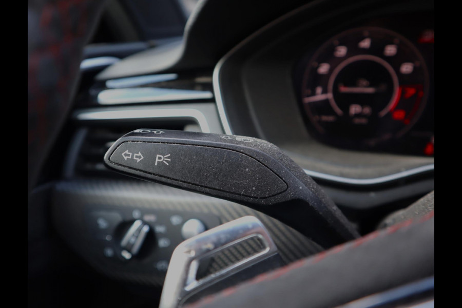 Audi A4 Avant 2.9 TFSI RS 4 quattro | Keramisch | RS dynamic | Bang & Olufsen 3D | HUD | ACC