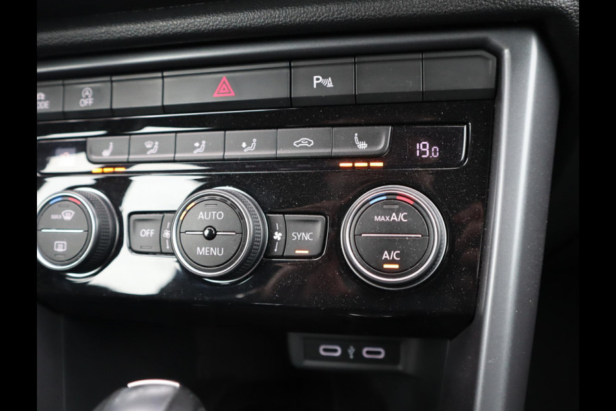 Volkswagen T-Roc Cabrio 1.5 TSI R-Line | R sportstoelen | Stoelverwarming | Automaat