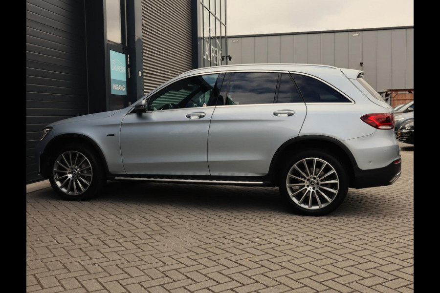 Mercedes-Benz GLC 300e 4MATIC AMG Line | Pano | Trekhaak | Burmester | ACC | Apple Carplay/Android Auto
