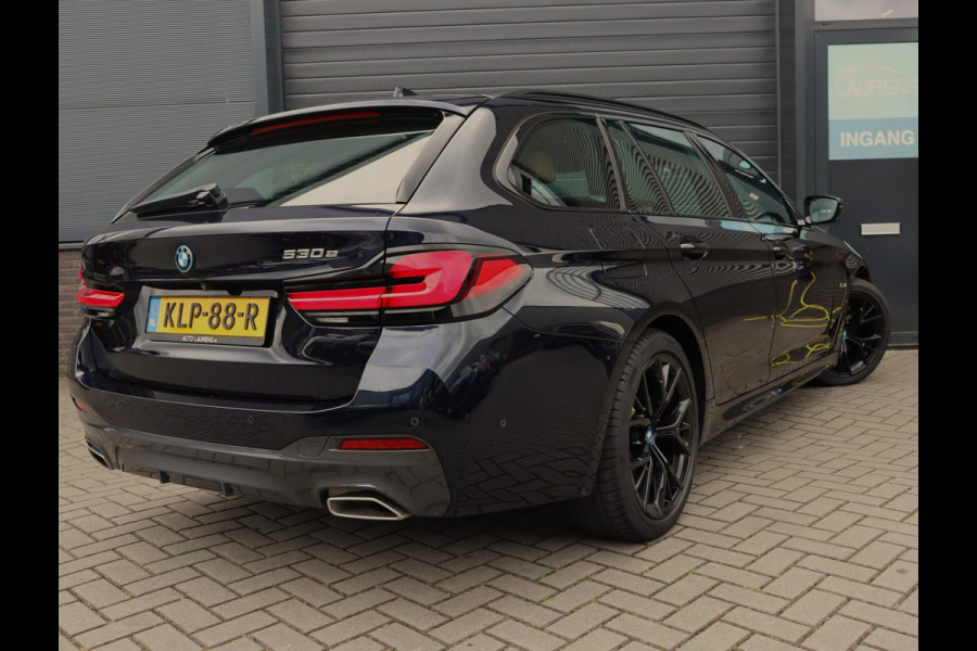 BMW 5 Serie Touring 530e M Sport | Pano | Leer | Stoelverwarming | 19 Inch