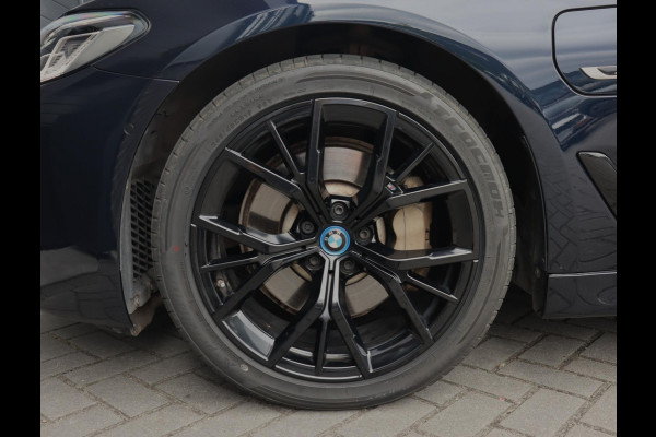 BMW 5 Serie Touring 530e M Sport | Pano | Leer | Stoelverwarming | 19 Inch