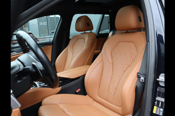 BMW 5 Serie Touring 530e M Sport | Pano | Leer | Stoelverwarming | 19 Inch