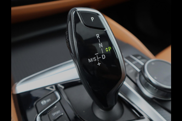 BMW 5 Serie Touring 530e M Sport | Pano | Leer | Stoelverwarming | 19 Inch