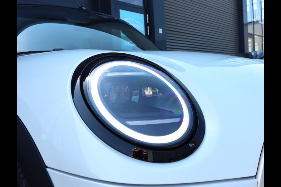 MINI Cabrio 2.0 Cooper C Favoured | HUD | Camera | Carplay | Leer | Stoel en Stuurverwarming | 18 Inch
