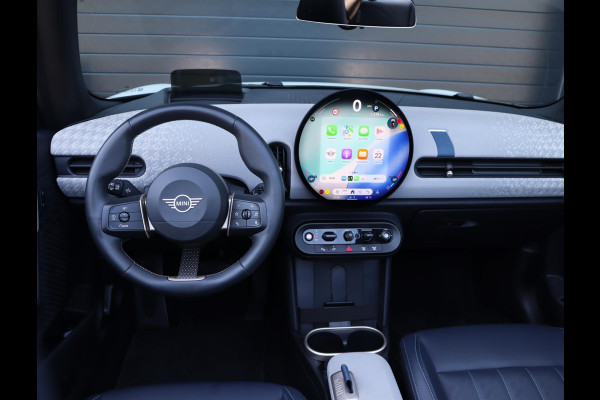 MINI Cabrio 2.0 Cooper C Favoured | HUD | Camera | Carplay | Leer | Stoel en Stuurverwarming | 18 Inch