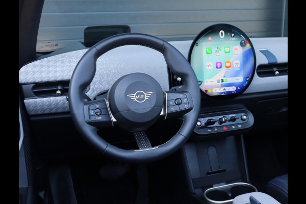 MINI Cabrio 2.0 Cooper C Favoured | HUD | Camera | Carplay | Leer | Stoel en Stuurverwarming | 18 Inch