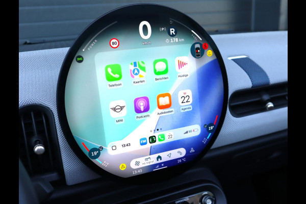 MINI Cabrio 2.0 Cooper C Favoured | HUD | Camera | Carplay | Leer | Stoel en Stuurverwarming | 18 Inch