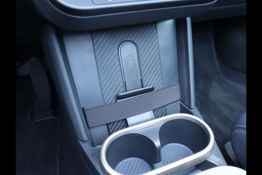MINI Cabrio 2.0 Cooper C Favoured | HUD | Camera | Carplay | Leer | Stoel en Stuurverwarming | 18 Inch
