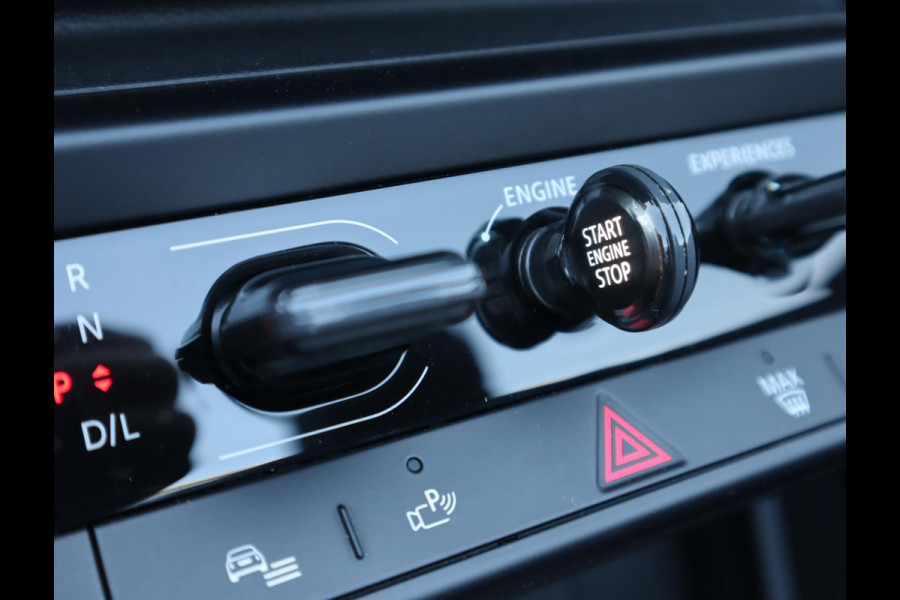 MINI Cabrio 2.0 Cooper C Favoured | HUD | Camera | Carplay | Leer | Stoel en Stuurverwarming | 18 Inch