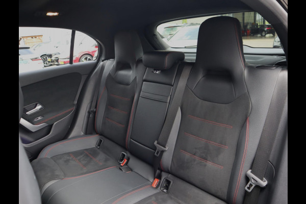 Mercedes-Benz A-Klasse 250 e Star Edition AMG Line | Pano | ACC | 19 Inch | Stoelverwarming