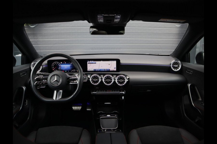 Mercedes-Benz A-Klasse 250 e Star Edition AMG Line | Pano | ACC | 19 Inch | Stoelverwarming