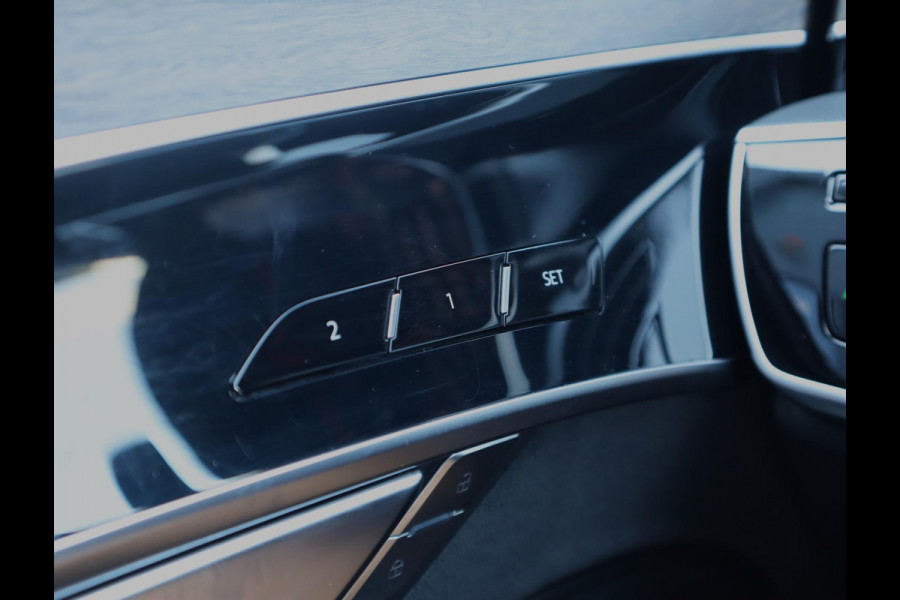 Audi A8 55 TFSI quattro Lang | Chauffeur Pakket | Massage stoelen voor en achter | B&O | Pano | Stoel ventilatie voor en achter