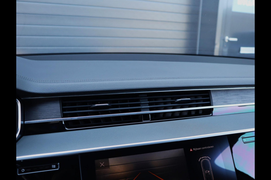 Audi A8 55 TFSI quattro Lang | Chauffeur Pakket | Massage stoelen voor en achter | B&O | Pano | Stoel ventilatie voor en achter