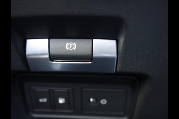 Land Rover Range Rover Evoque 1.5 P300e AWD R-Dynamic SE | Pano | 360 camera | Adaptieve Cruise Control | Stoel en stuurverwarming