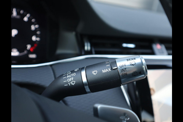 Land Rover Range Rover Evoque 1.5 P300e AWD R-Dynamic SE | Pano | 360 camera | Adaptieve Cruise Control | Stoel en stuurverwarming